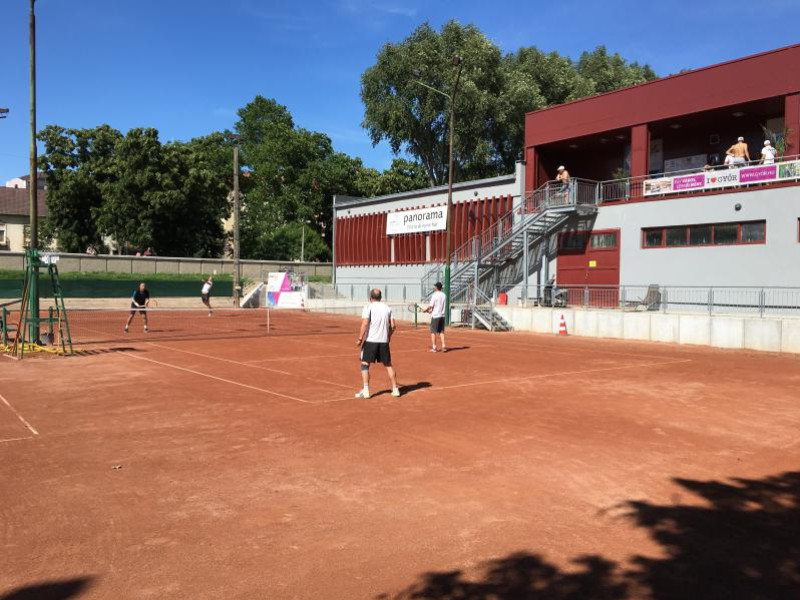 Jótékonysági teniszverseny az Első Győri LC szervezésében